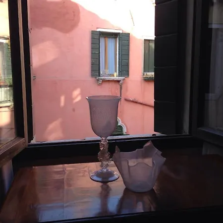 Live As A Real Venetian شقة