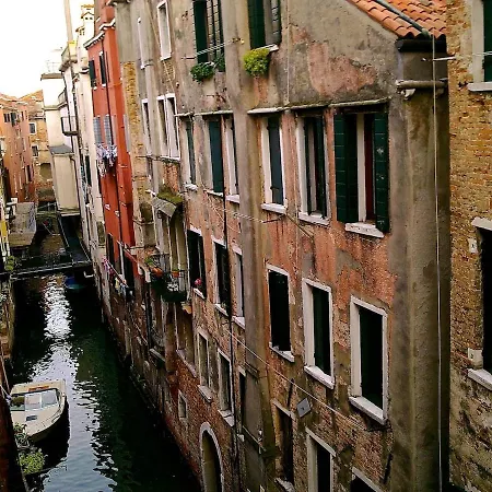 Live As A Real Venetian Apartman *