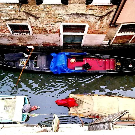 Live As A Real Venetian Apartment *