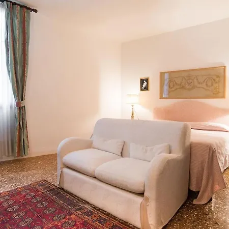 Апартаменты Live As A Real Venetian Венеция